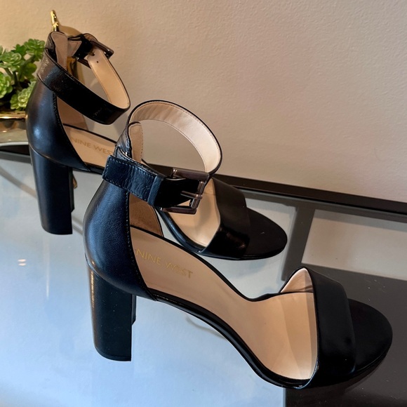 Nine West Black Leather Block Heel Ankle Strap Sandals Lenora 9M Minimalist - Picture 3 of 6